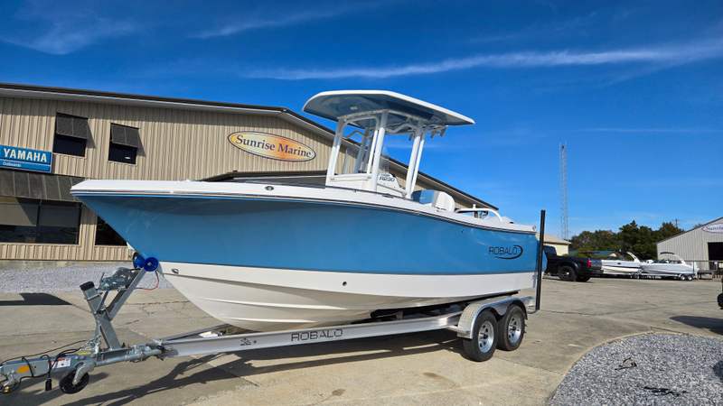 2026 Robalo 230 CC