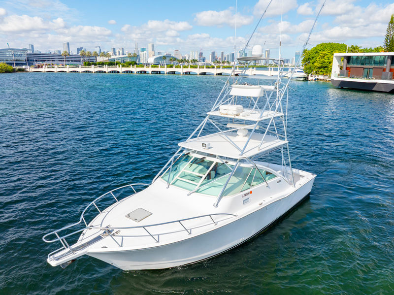 2004 Cabo 35 Express