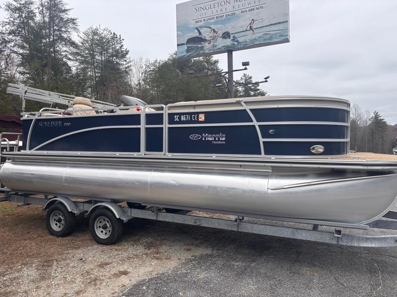 2012 Harris Sunliner 220